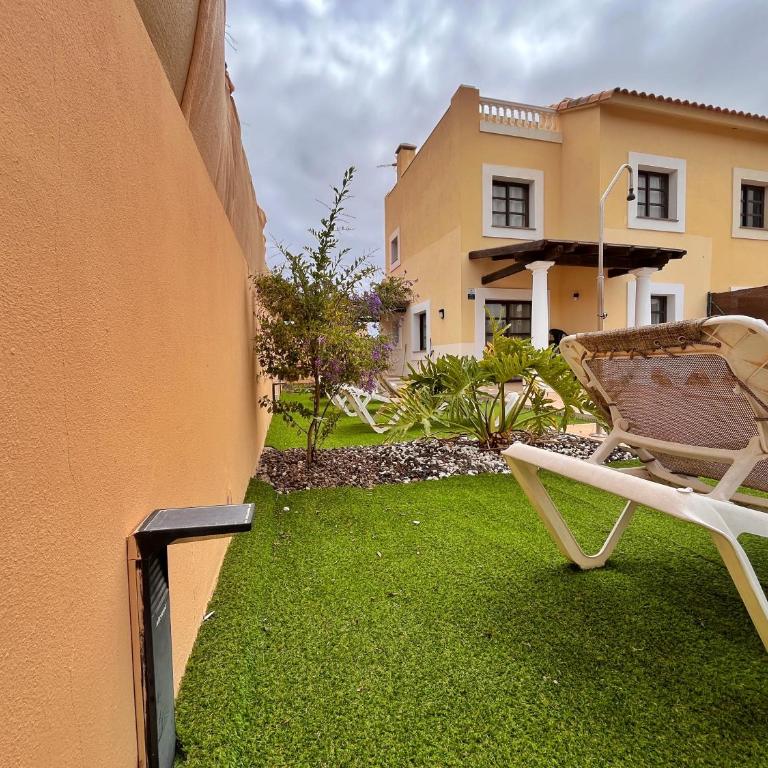 FTV Holidays Homes - Three-Bedroom House - 3