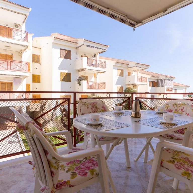 rentafive - Piscina - Parking - Playa - Apartamento - 6
