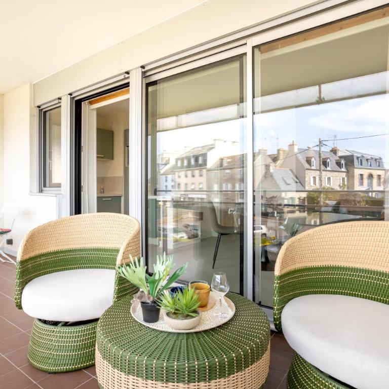 La pause iodée Studio -grand balcon - Superior One-Bedroom Apartment with Balcony - 1