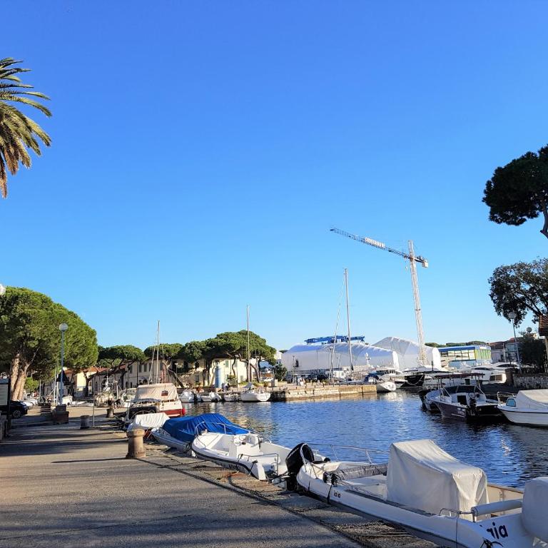 Historical Apartments By Seaside - Appartamento con Balcone - 23