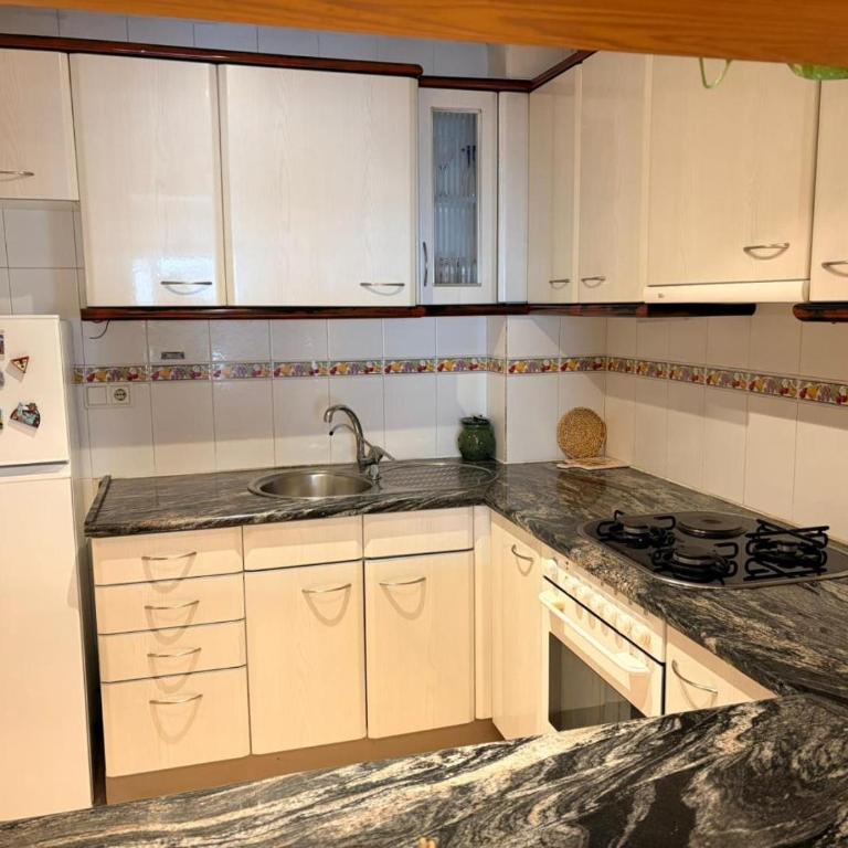 Espectacular apartament a Palamós centre! Amb WIFI - Apartamento de 1 dormitorio - 36