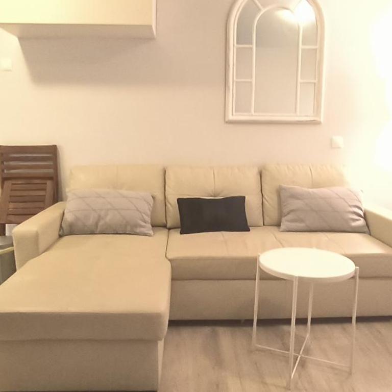 Acogedor y moderno estudio en Capuchinos - Estudio - 3
