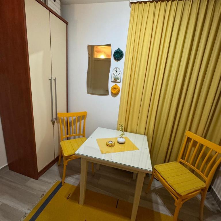 Yellow Lily Mostar Apartman - Studio with Balcony - 6