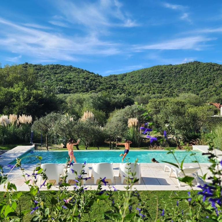Premium 3 Suites Pileta Golf y Relax - Casa de 3 dormitorios - 1