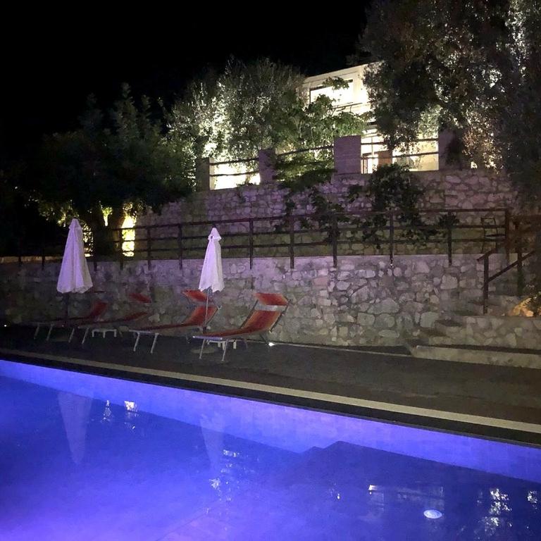 Zia Nì Boutique Suites - Double Room with Patio - 11