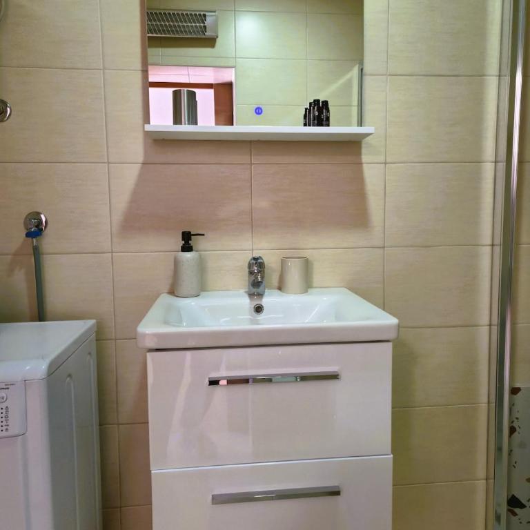 Pure Sky Apartments - with pool - Apartment with Garden View - 2