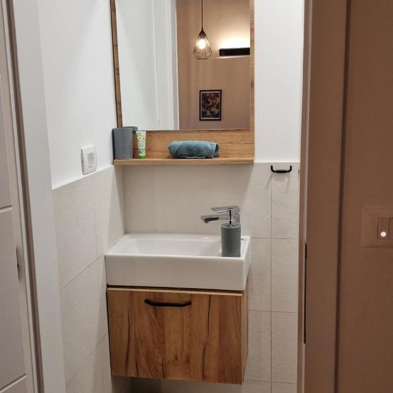 Apartment Leon - One-Bedroom Apartment - 14