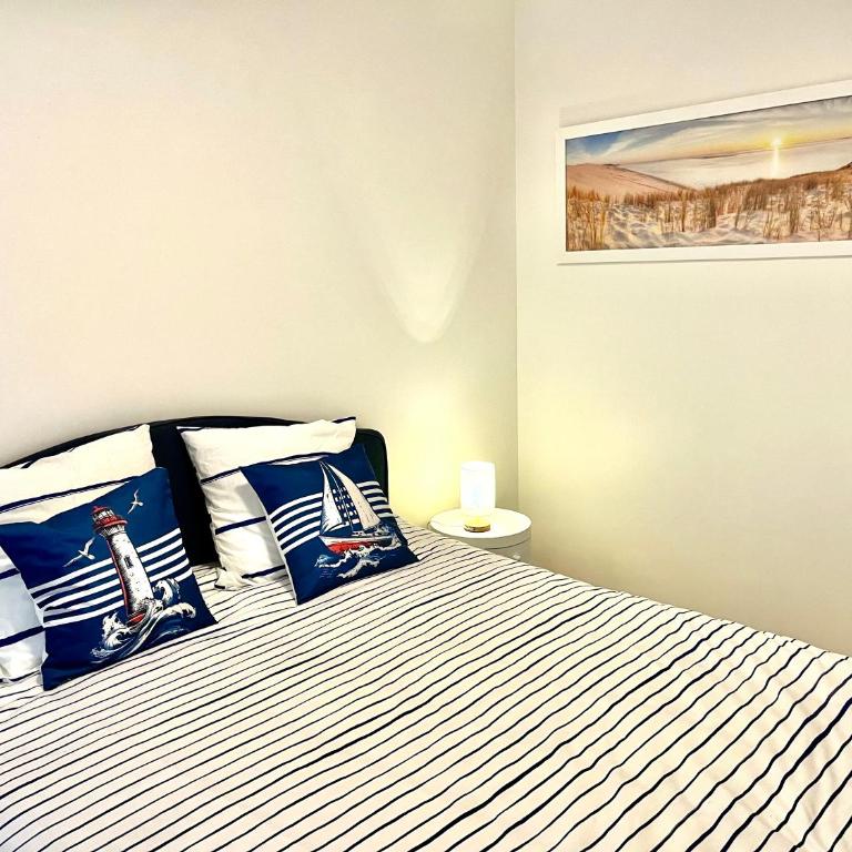 Apartment with a quiet garden and parking - 6 guests - Appartement Familial 2 Chambres - 7