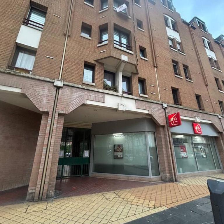 Joli appartement avec parking privé en plein centre ville - Appartement 2 Chambres - 24