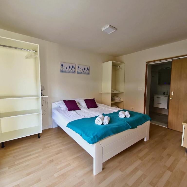 Pure Sky Apartments - with pool - Apartment - Ground Floor - 8