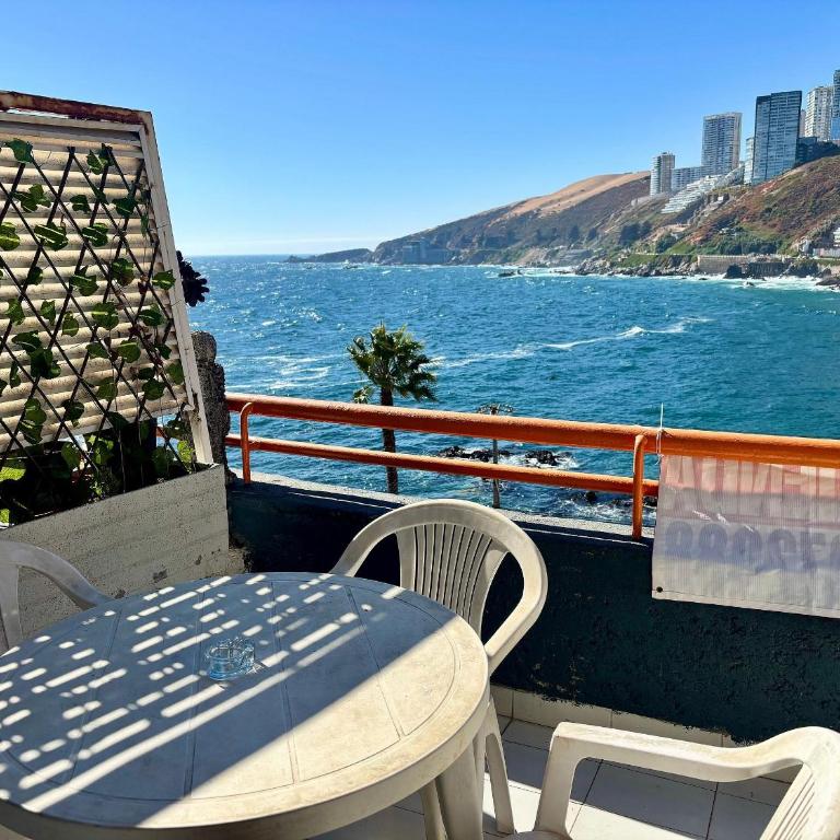 Wonderful sea view, beachfront - Apartment - 2