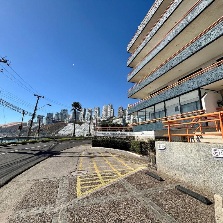 Wonderful sea view, beachfront - Apartment - 16