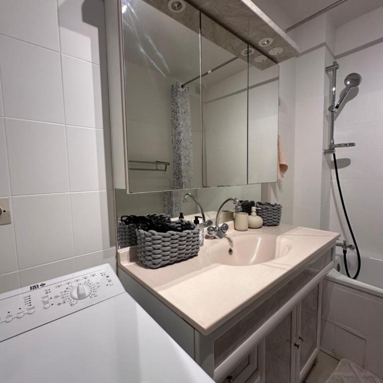 T2 cosy & lumineux avec clim et wifi - One-Bedroom Apartment - 13