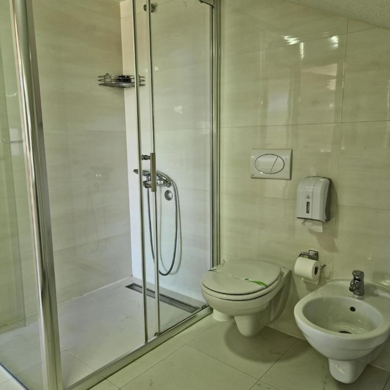 Pure Sky Apartments - with pool - Apartment with Balcony - 22