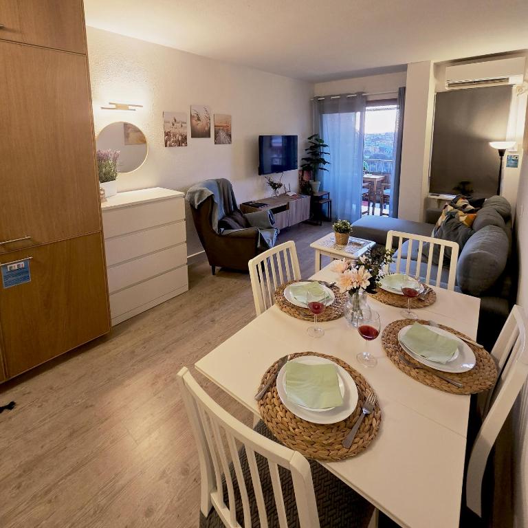 Benalmadena, Jupiter 1-Bedroom Apartment with Sea & Mountain Views, Pool & Garden - Apartamento de 1 dormitorio - 7