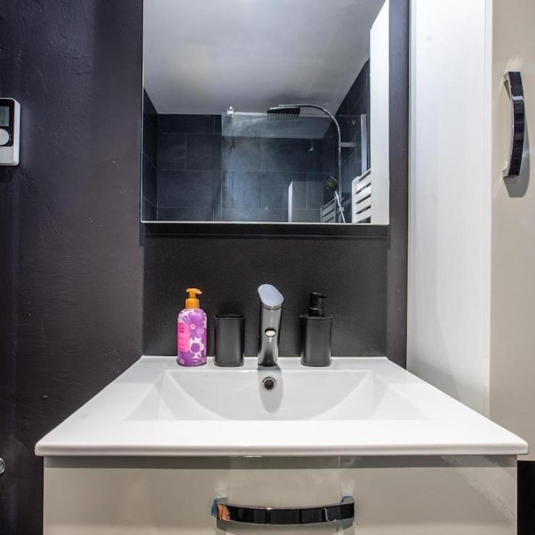 Appartement T2 Cosy avec Fibre et Stationnement Gratuit - Apartment mit 2 Schlafzimmern - 6