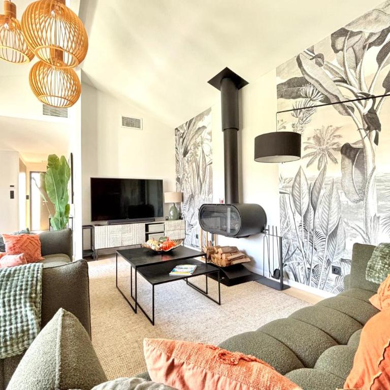 Cosy air-conditioned villa with swimming pool - Villa - 1
