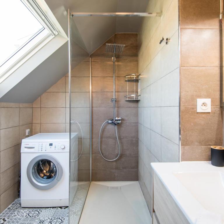 Appt Alba lumineux fibre avec parking privatif - Appartement 2 Chambres - Vue sur Jardin - 8