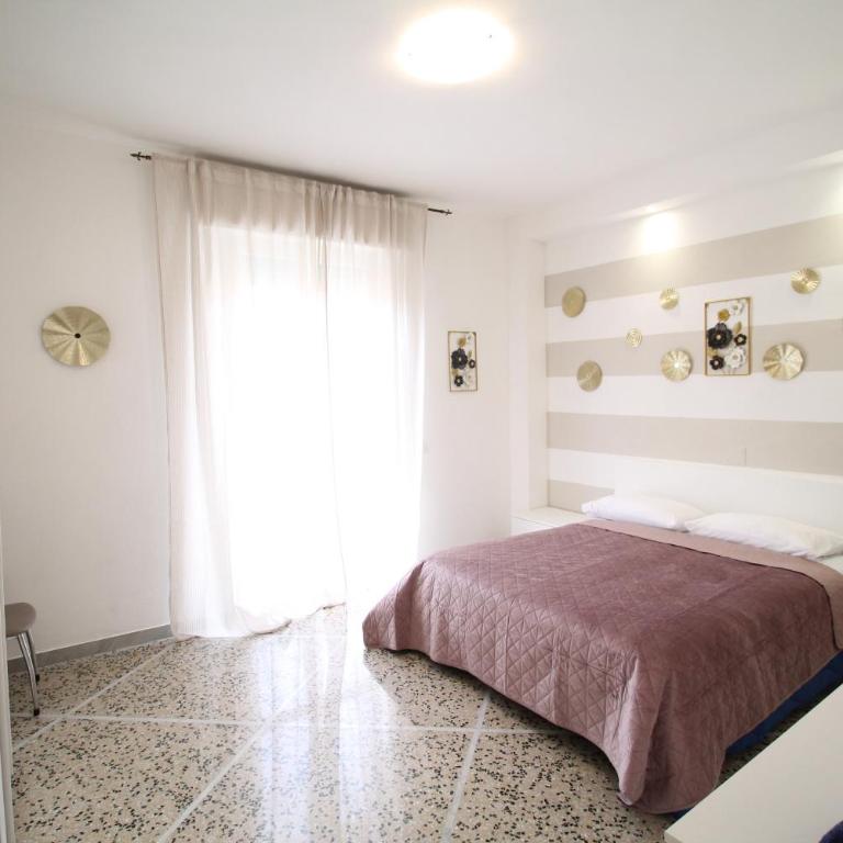 Bluhome - Appartamento con 3 Camere da Letto e con Balcone - 9