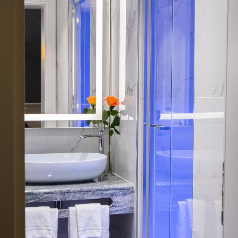Rivoli Boutique Hotel - Double or Twin Room with Balcony - 8