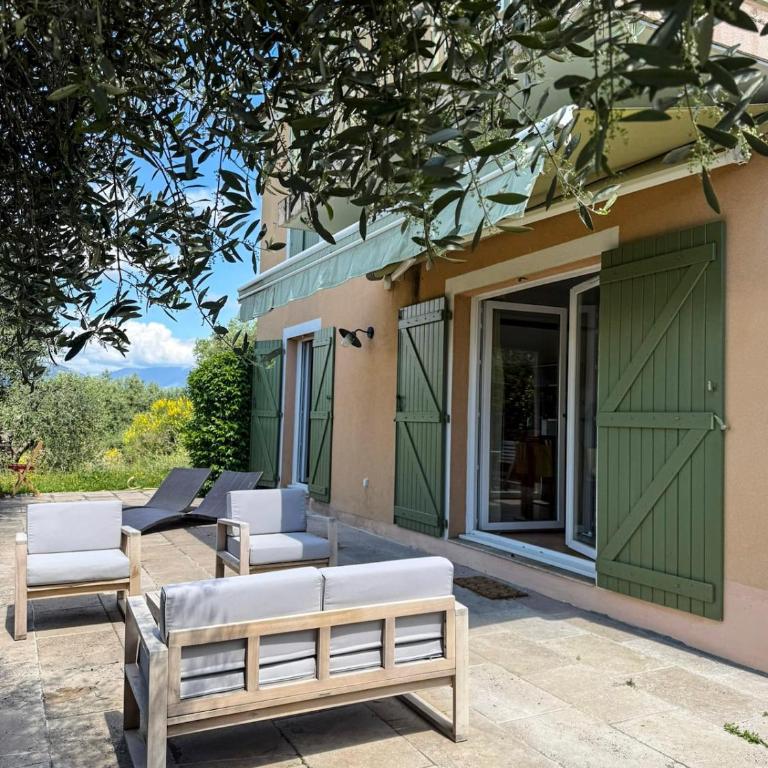 Beautiful family home with swimming pool and parking - Villa 2 Chambres - 18