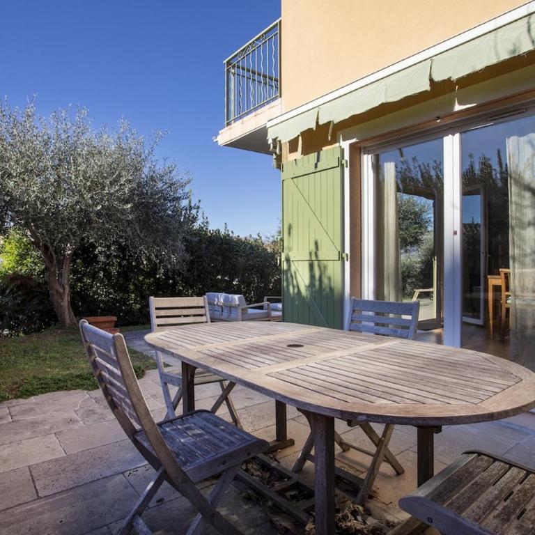 Beautiful family home with swimming pool and parking - Villa 2 Chambres - 24