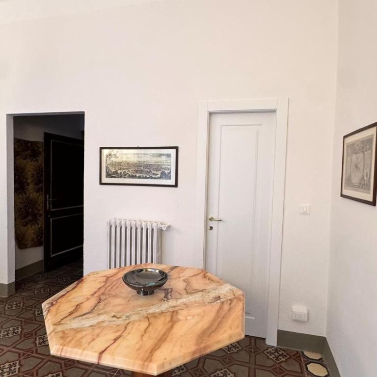 Domus 2 Mori- Appartamento 120 m2 con Affreschi - Centro Storico - Due bagni - Appartamento Deluxe con 2 Camere da Letto e Balcone - 37
