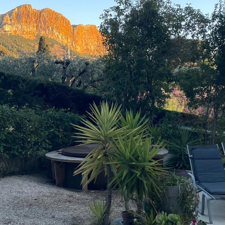 Chambre cosy avec terrasse arborée, Cassis, calme, parking, plage à 10 min - Chambre Double avec Terrasse - 21