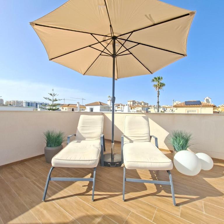 Luxury Villa with Private Pool & Rooftop Terrace - Torrevieja - Villa - 2