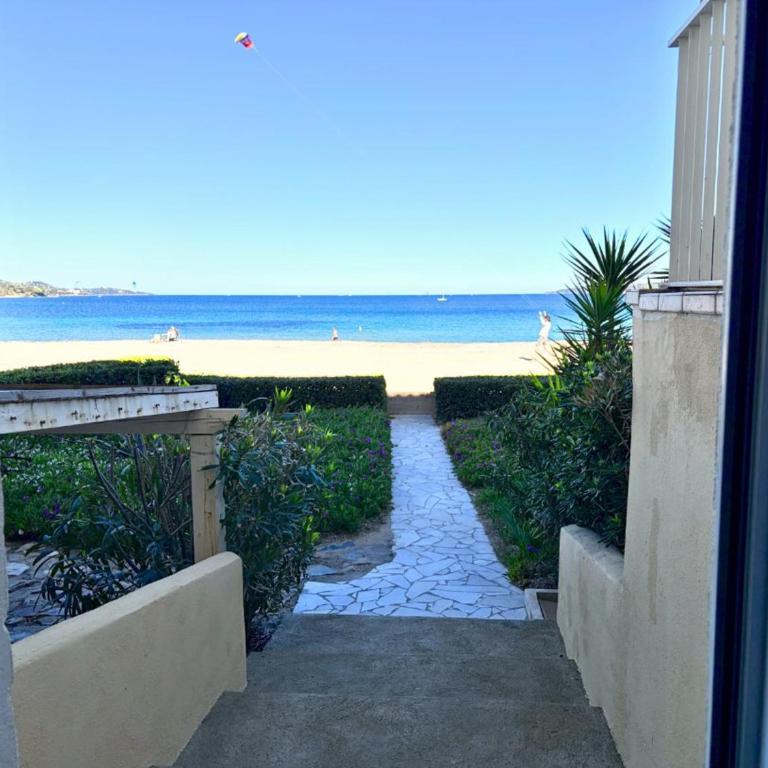Appartement 3 chambres climatisées, accès plage, vue mer - FR-1-868-2 - Apartment - 12