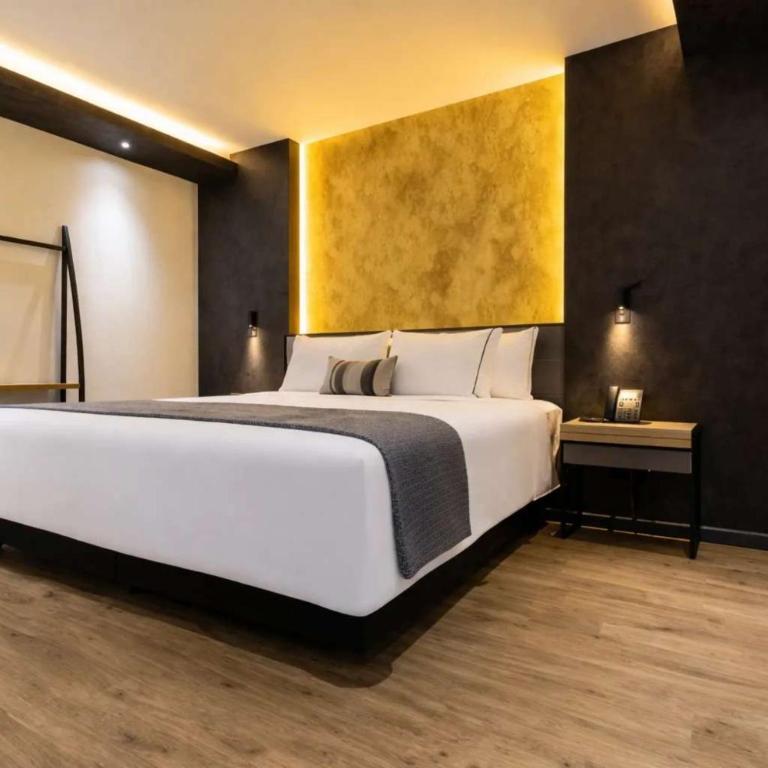 Hotel Catedral - King Room - 4
