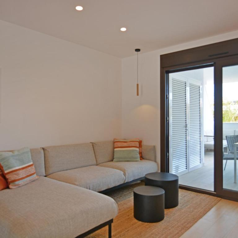 Sunny Hills Apartment by NRAS - Apartamento de 2 dormitorios con vistas a la piscina - 14