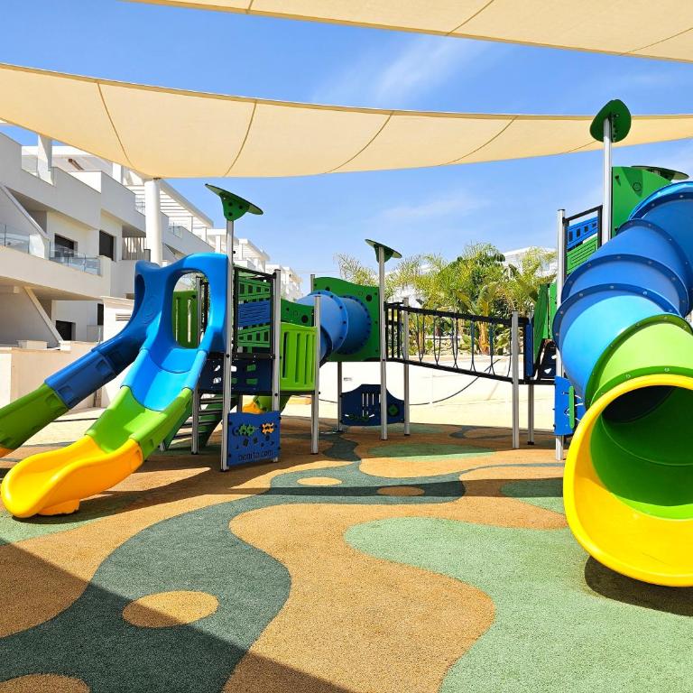 Sunny Hills Apartment by NRAS - Apartamento de 2 dormitorios con vistas a la piscina - 32