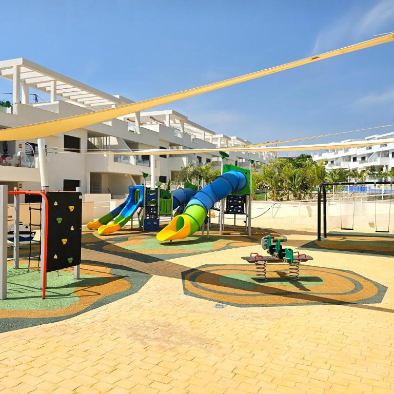 Sunny Hills Apartment by NRAS - Apartamento de 2 dormitorios con vistas a la piscina - 8