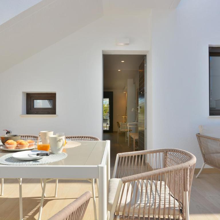 Sunny Hills Apartment by NRAS - Apartamento de 2 dormitorios con vistas a la piscina - 10