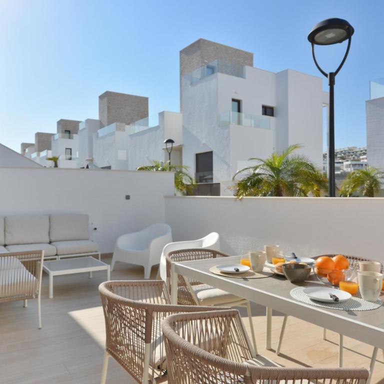 Sunny Hills Apartment by NRAS - Apartamento de 2 dormitorios con vistas a la piscina - 12