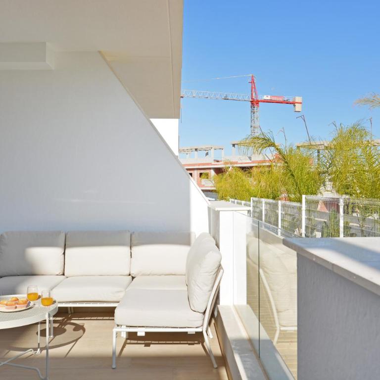 Sunny Hills Apartment by NRAS - Apartamento de 2 dormitorios con vistas a la piscina - 19