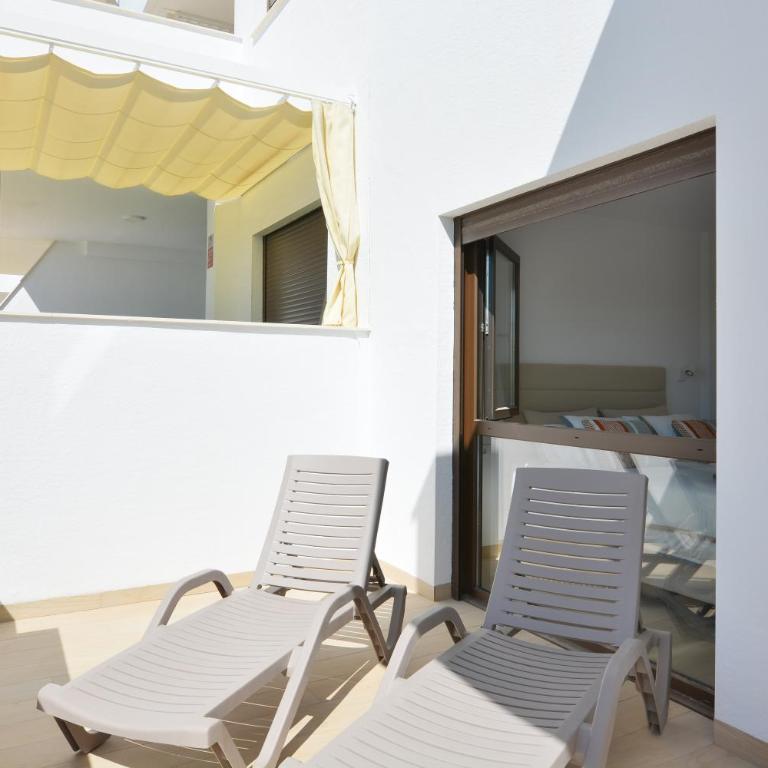 Sunny Hills Apartment by NRAS - Apartamento de 2 dormitorios con vistas a la piscina - 21