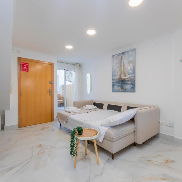 Modern and cozy loft Double terrace and beach - One-Bedroom Apartment - 6
