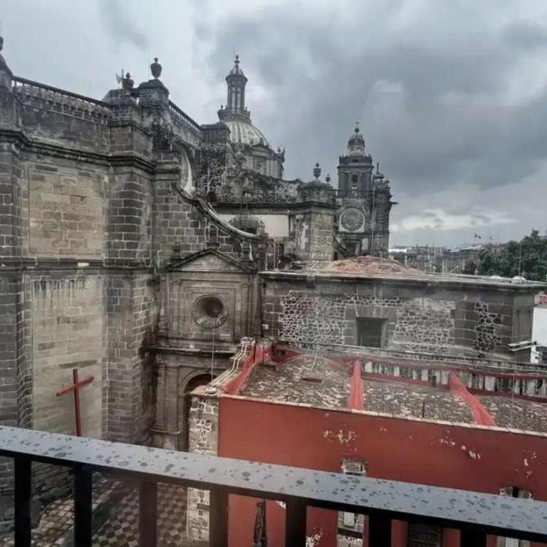 Hotel Catedral - King Room with Balcony - 6