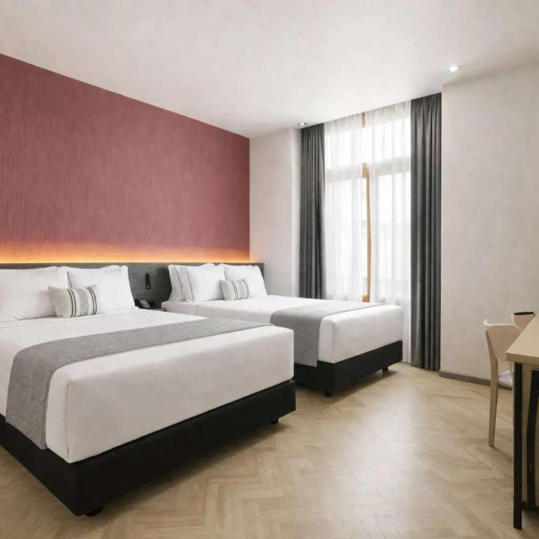 Hotel Catedral - Deluxe Double Room with Balcony - 6