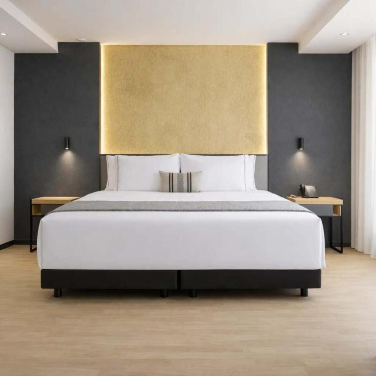 Hotel Catedral - Deluxe King Suite - 8