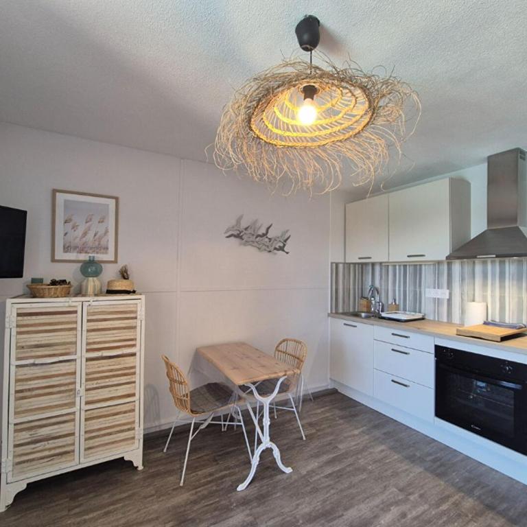studio59, climatisé, parking, piscine, vue, wifi gratuit - Studio - Vue sur Piscine - 7