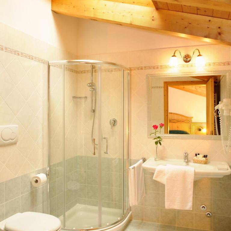 Hotel Garnì La Soldanella - Camera Matrimoniale/Doppia con Letti Singoli con Balcone - 5