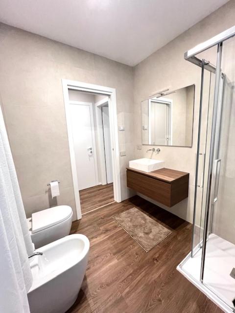 Residenza Oberdan - Camera Matrimoniale con Bagno Privato - 1