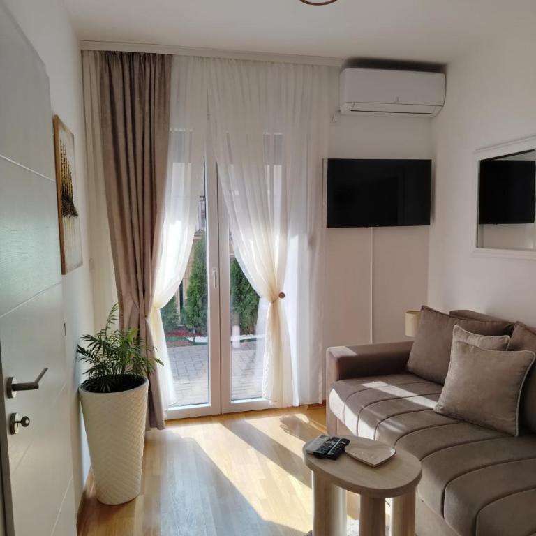 Oaza - One-Bedroom Apartment - 2