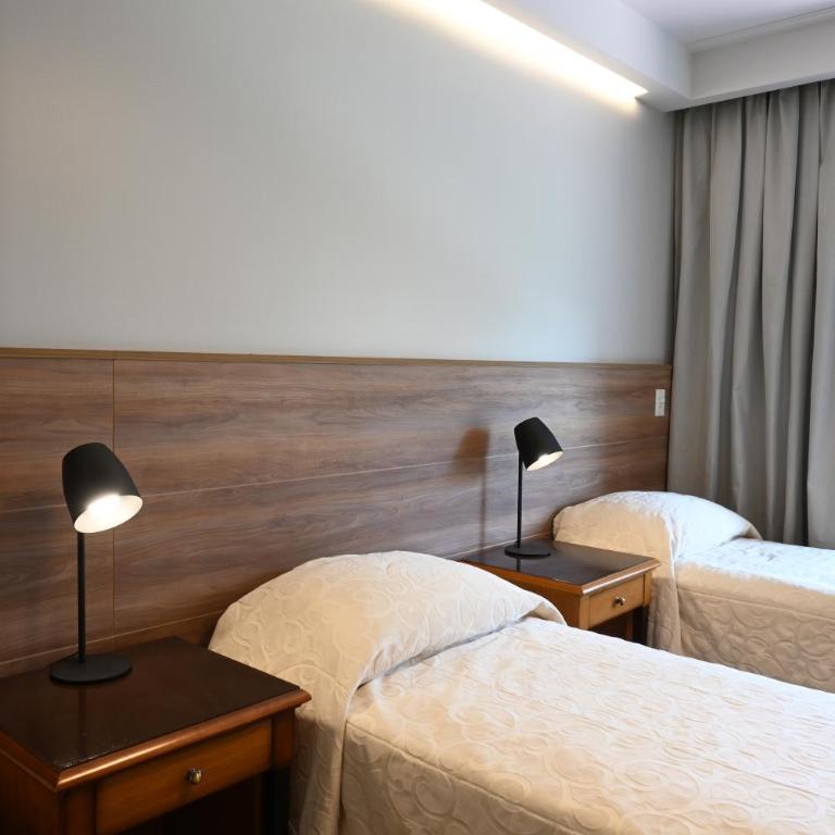 Hotel Nevada - Habitación Triple Clásica - 4