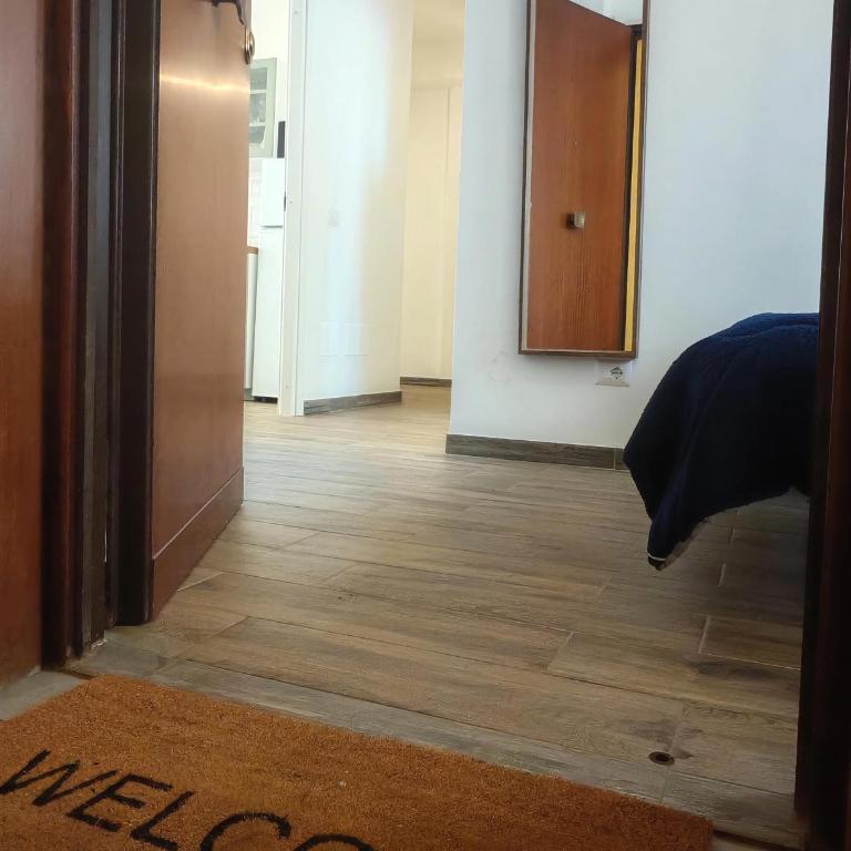 Brightful Apt with Balcony, AirC at Teano subway - Appartamento con 2 Camere da Letto - 18