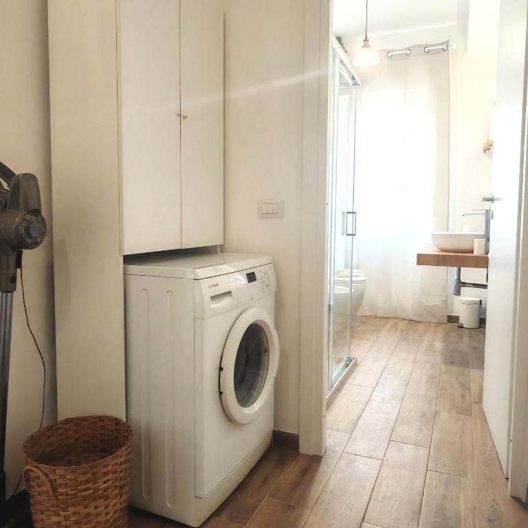 Brightful Apt with Balcony, AirC at Teano subway - Appartamento con 2 Camere da Letto - 17