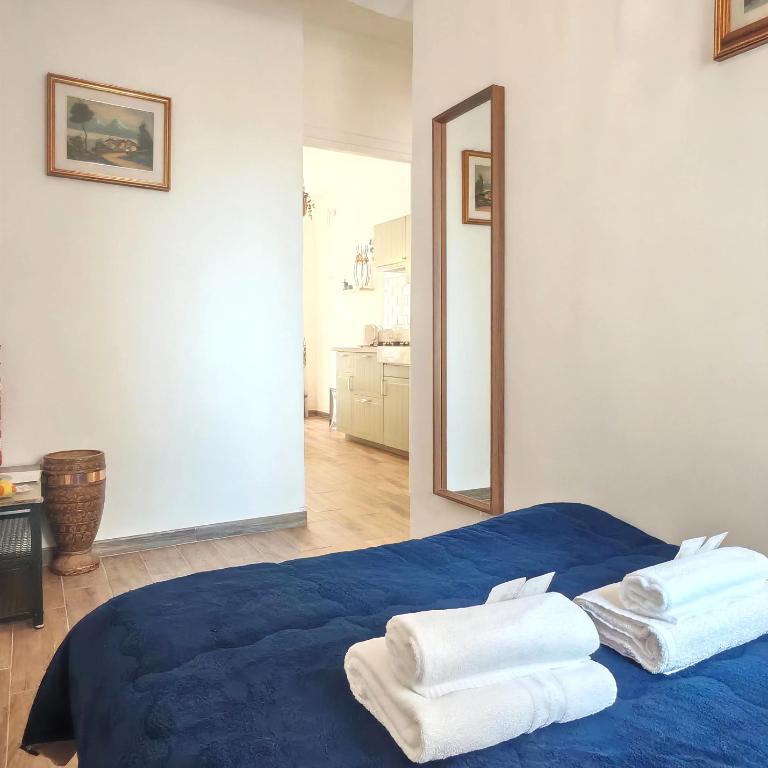Brightful Apt with Balcony, AirC at Teano subway - Appartamento con 2 Camere da Letto - 14